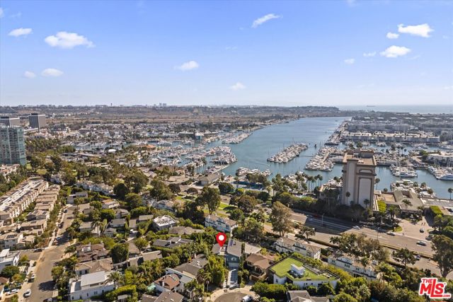 Image 25 of 27 For 850 Burrell Street