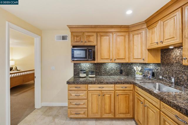 210 Still Creek Rd, Danville CA: https://media.crmls.org/mediaz/e0979234-1821-48b7-8a3d-1a2186c10562.jpg
