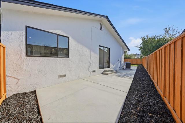 4572 Bianca Drive, Fremont CA: https://media.crmls.org/mediaz/e09938f4-8a06-4b35-b5f0-16e2a3d482f7.jpg