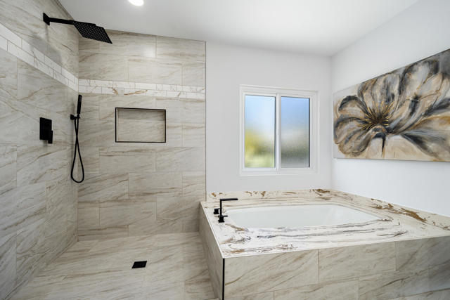 427 Calle Madrigal, Cathedral City CA: https://media.crmls.org/mediaz/e099536a-fa3c-4d51-9f7e-c8be5a613faa.jpg