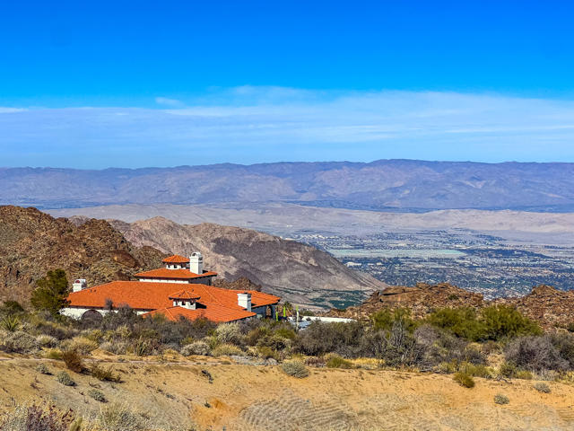 Image 75 of 108 For 56375 Bighorn Drive