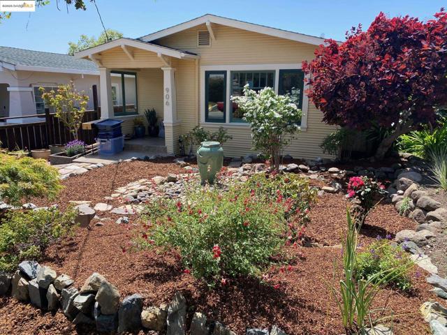 906 Carmel Ave, Albany CA: https://media.crmls.org/mediaz/e09a5e4d-4271-446e-b094-79243919c804.jpg