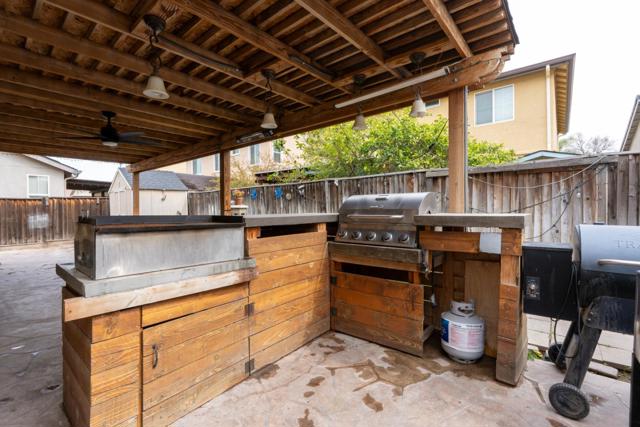 2357 N Rock Creek Drive, Los Banos CA: https://media.crmls.org/mediaz/e09a9ba2-099d-4b3c-9f48-1e6bb1a0de81.jpg