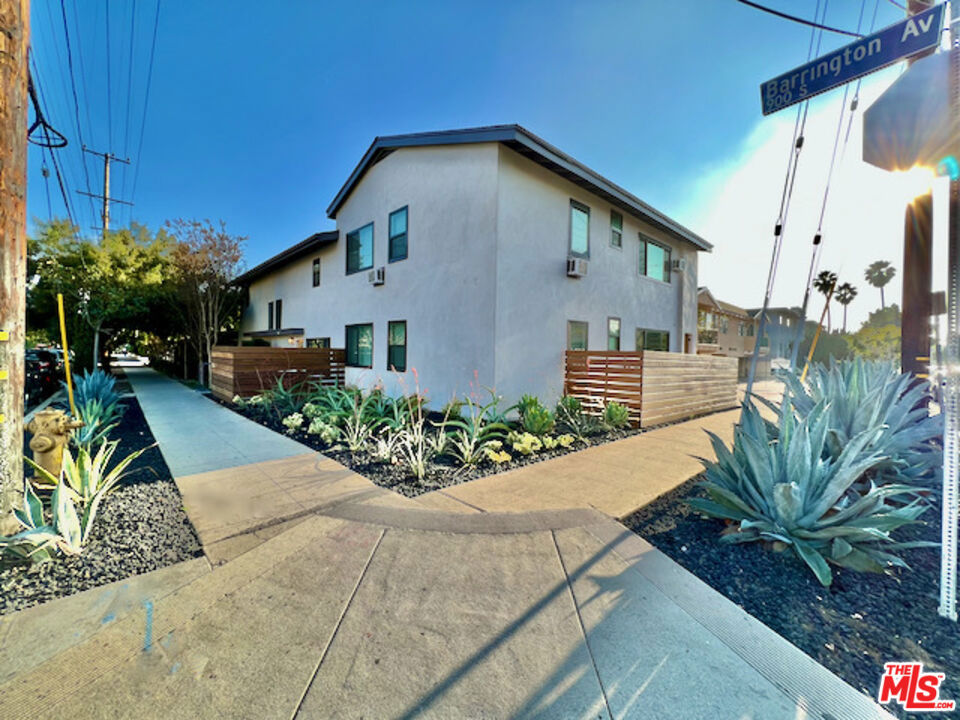 901 S Barrington Avenue