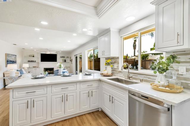 4666 Shearwater Rd, Pleasanton CA: https://media.crmls.org/mediaz/e09b5a6a-f633-46ea-b02b-bf4699d28697.jpg