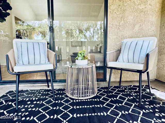 769 Birchpark Circle, Thousand Oaks CA: https://media.crmls.org/mediaz/e09c4b84-1bfc-4c78-9dd9-6ce94bc10cd6.jpg