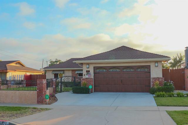 Detail Gallery Image 2 of 30 For 4410 Charger Bld, San Diego,  CA 92117 - 3 Beds | 2 Baths