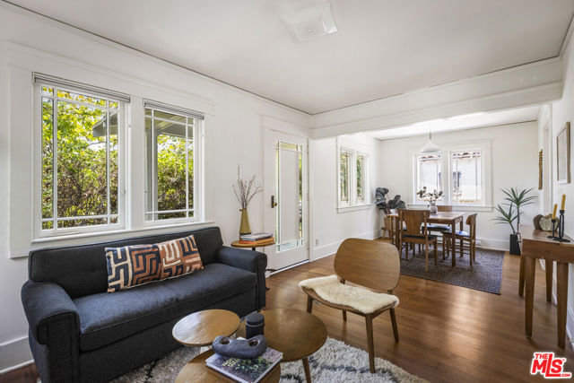 3865 Brunswick Avenue, Los Angeles CA: https://media.crmls.org/mediaz/e09d153a-4886-4d6b-baec-e0213c1a57b4.jpg