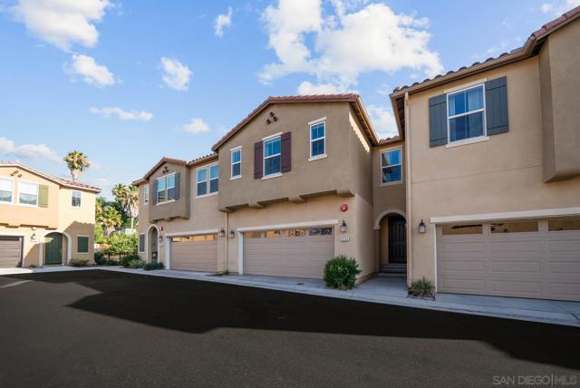 3135 Linwood St, Vista CA: https://media.crmls.org/mediaz/e09dc056-78f3-4d86-9c7f-fa8a5ca61777.jpg