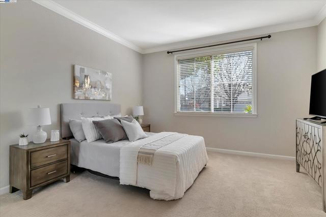 1517 Rampart Way, Brentwood CA: https://media.crmls.org/mediaz/e09e1131-410e-48f0-ae0b-e32b31b0cd73.jpg