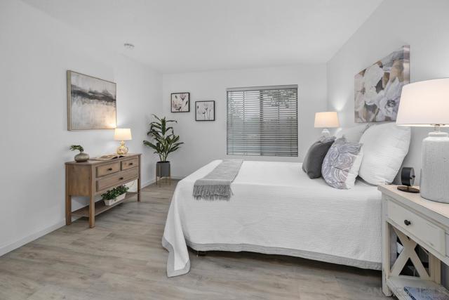 13259 Wimberly Square, San Diego CA: https://media.crmls.org/mediaz/e09e14e6-c0d6-4883-9388-f554f140679f.jpg
