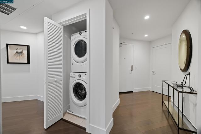 1000 Dewing Ave, Lafayette CA: https://media.crmls.org/mediaz/e09e5ae3-371b-413e-ab6d-e974fe7fea5a.jpg