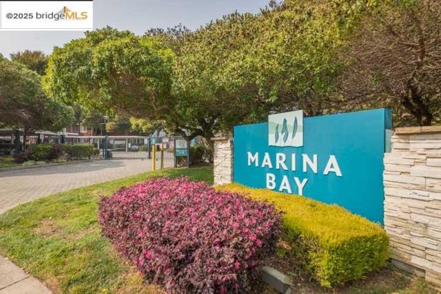 96 Bayside Ct, Richmond CA: https://media.crmls.org/mediaz/e09e6744-2060-4037-9dda-b56d2c7d2fb3.jpg