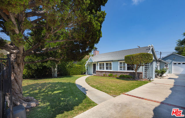 14755 Huston Street, Sherman Oaks CA: https://media.crmls.org/mediaz/e09e8831-55ef-4cf3-b50f-874a732ce030.jpg