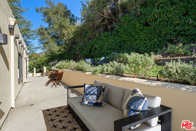 Drew Fenton | 25648 Timpangos Drive Calabasas CA | MLS: 7491855