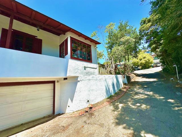 1881 Drake Drive, Oakland CA: https://media.crmls.org/mediaz/e09ee3b5-1be2-423c-b1bf-719c94a8258b.jpg