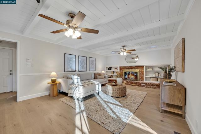 967 Ocho Rios Dr, Danville CA: https://media.crmls.org/mediaz/e09f42de-8244-481f-9a73-82eed0407431.jpg