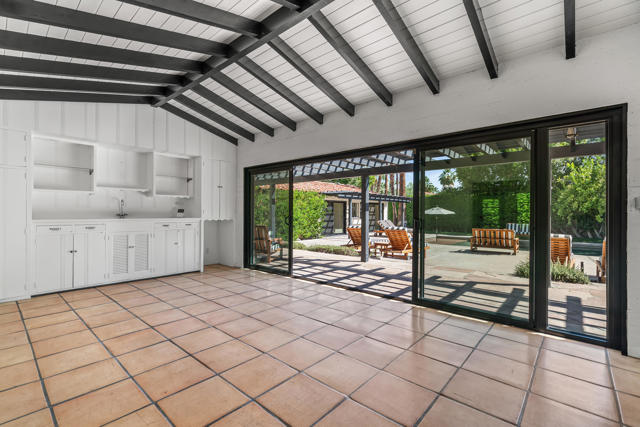 839 N Avenida Olivos, Palm Springs CA: https://media.crmls.org/mediaz/e0a00fe1-bfbd-4751-9313-60a827526046.jpg