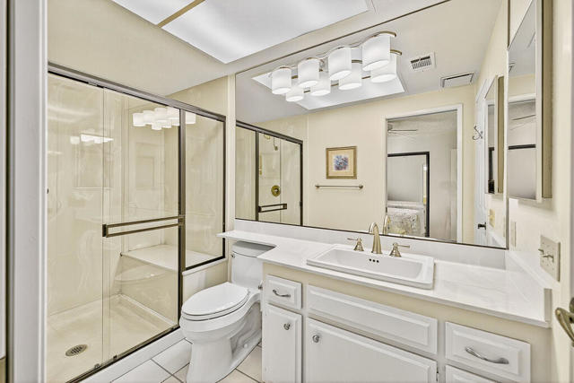 142 Camino Arroyo S, Palm Desert CA: https://media.crmls.org/mediaz/e0a0eba6-3d09-47fa-a24b-2bd1d6313ce6.jpg