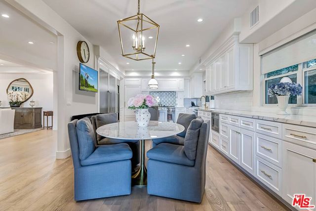 2322 Canyonback Road, Los Angeles CA: https://media.crmls.org/mediaz/e0a0f803-4eca-4193-b8bc-0d8c648433b5.jpg