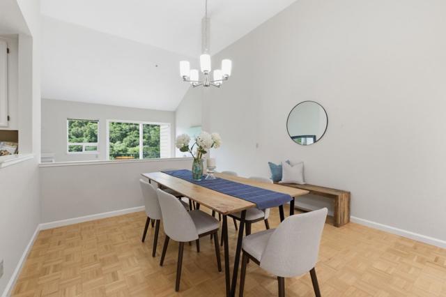 1040 Continentals Way, Belmont CA: https://media.crmls.org/mediaz/e0a15ed9-daac-46bf-a465-82576684b5a1.jpg