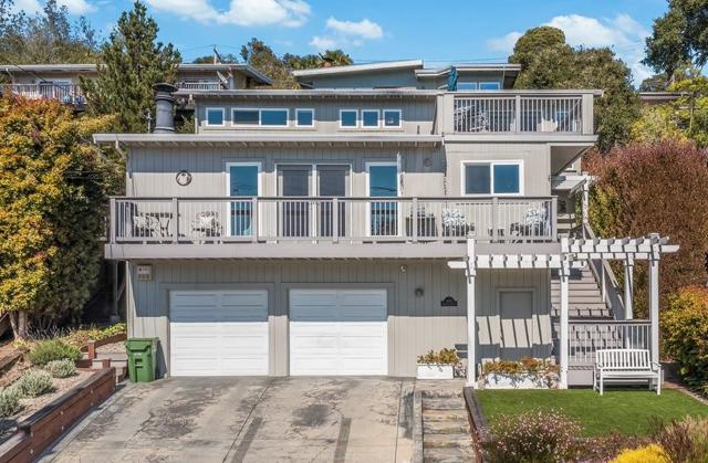 445 Monterey Drive, Aptos CA: https://media.crmls.org/mediaz/e0a235ec-1e58-41da-bf82-5713866f1ef2.jpg