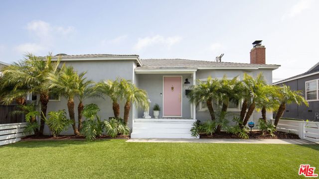 6616 W 87th Street, Los Angeles CA: https://media.crmls.org/mediaz/e0a24ccb-5b90-4436-875e-13a4d4596f53.jpg