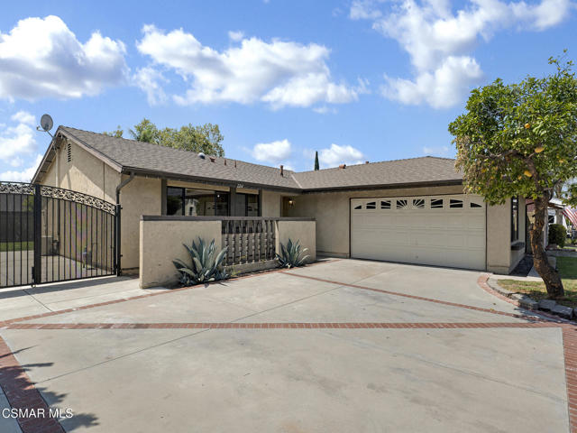 2264 Cochran Street, Simi Valley CA: https://media.crmls.org/mediaz/e0a24da6-1496-4b97-9006-5ddc0f7f21c1.jpg