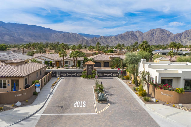 57816 Barristo Circle, La Quinta CA: https://media.crmls.org/mediaz/e0a2bf6b-99d3-47b1-9a54-3fe8d68d71ed.jpg
