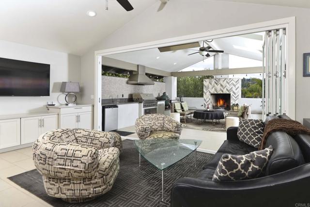 7068 Estrella De Mar, Carlsbad CA: https://media.crmls.org/mediaz/e0a2f3f4-918b-4c6b-9e36-cd448ac72f4c.jpg