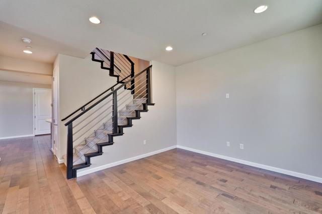 867 Maple Place, East Palo Alto CA: https://media.crmls.org/mediaz/e0a2f688-7710-42a7-beeb-151267c950b9.jpg