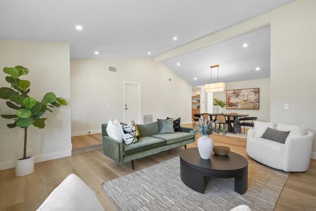 Detail Gallery Image 4 of 31 For 21492 Almondwood, Lake Forest,  CA 92630 - 4 Beds | 2 Baths