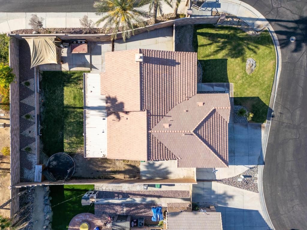 https://media.crmls.org/mediaz/e0a462ad-4968-406e-aea0-b01bc06339ec.jpg?preset=X-Large