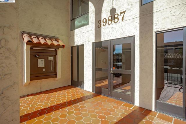 39887 Cedar Blvd, Newark CA: https://media.crmls.org/mediaz/e0a49a76-4dc0-4fc3-931d-08266565ef80.jpg