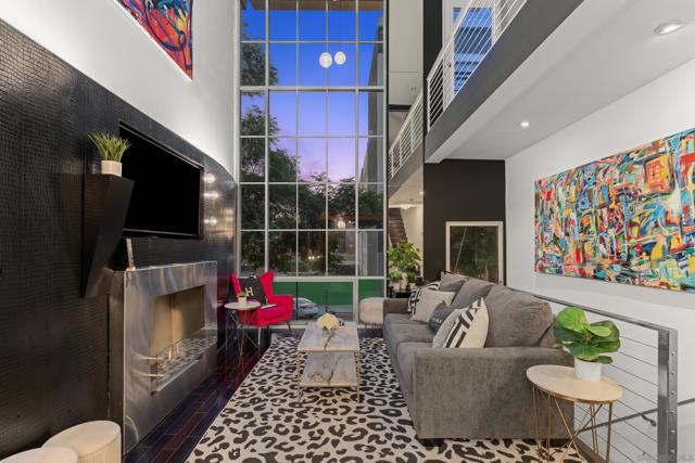 1521 Kettner Blvd, San Diego CA: https://media.crmls.org/mediaz/e0a5a094-352e-4f23-bbdb-eb812b192f29.jpg