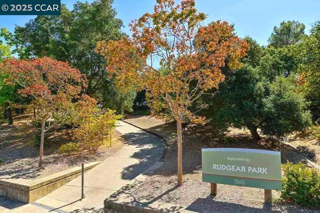 1084 Southdown Court, Walnut Creek CA: https://media.crmls.org/mediaz/e0a5d3e4-5397-4d32-9e9f-0b2334e13f7e.jpg