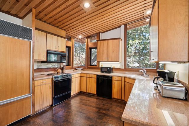 55491 Howland, Idyllwild CA: https://media.crmls.org/mediaz/e0a61ce5-3504-48b4-8d99-8b711d8ebc38.jpg