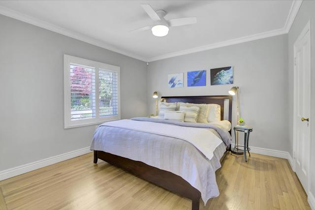 192 Oak Court, Menlo Park CA: https://media.crmls.org/mediaz/e0a6d4cd-a506-4337-bac6-0c21030eeff6.jpg
