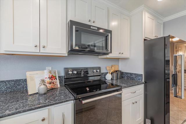 7082 Indian Wells Court, San Jose CA: https://media.crmls.org/mediaz/e0a6dd12-678e-4c8b-8642-8f126a45e2f0.jpg