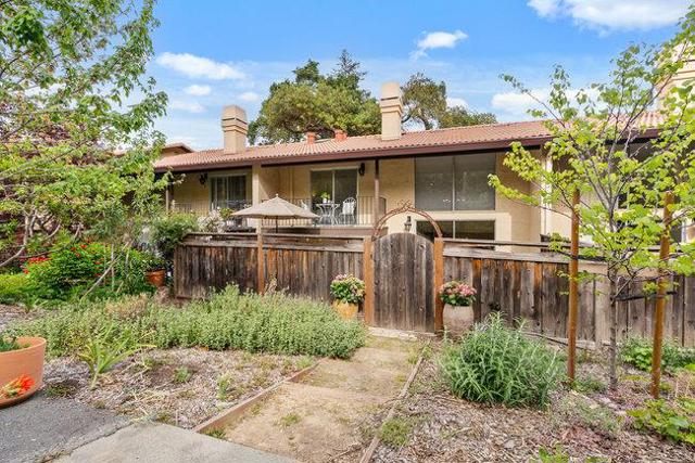 18400 Overlook Road, Los Gatos CA: https://media.crmls.org/mediaz/e0a6e0b1-5d16-47b4-b585-2bc6c04e8e03.jpg
