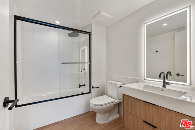 10700 Tabor Street, Los Angeles CA: https://media.crmls.org/mediaz/e0a7231f-d4ea-4711-8ad8-3760cea90a99.jpg