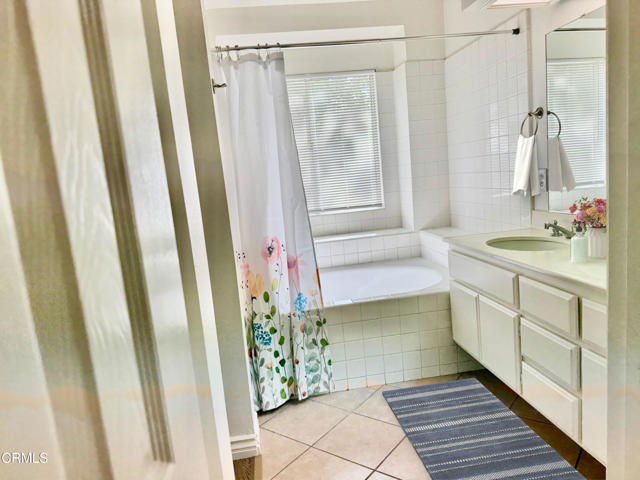 44543 Tarragon Drive, Lancaster CA: https://media.crmls.org/mediaz/e0a7238f-25c8-472d-a32d-6d3e2cc5feef.jpg