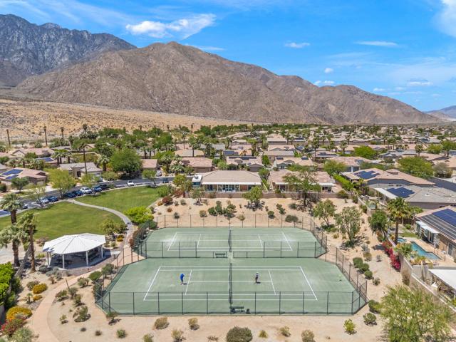 3764 Vista Dunes, Palm Springs CA: https://media.crmls.org/mediaz/e0a7a0c5-63df-432d-a3b3-bf7d28c6b0e8.jpg