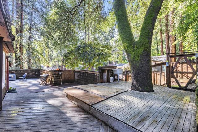 695 Creek Drive, Boulder Creek CA: https://media.crmls.org/mediaz/e0a84b1d-c516-4168-808c-cad8ce6b4d37.jpg