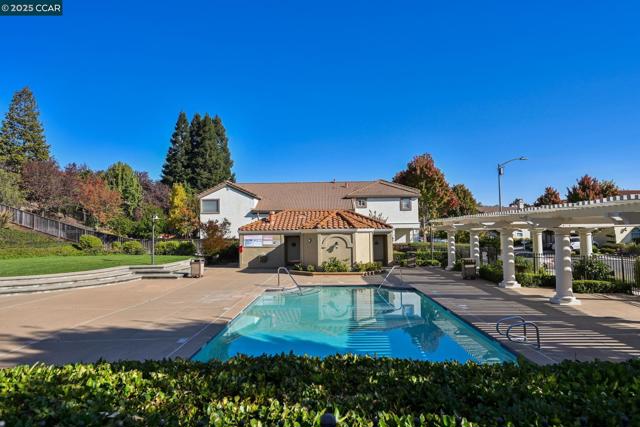 2120 Goldenrod Lane, San Ramon CA: https://media.crmls.org/mediaz/e0a8643a-d485-4e37-a44b-f95bf736133f.jpg