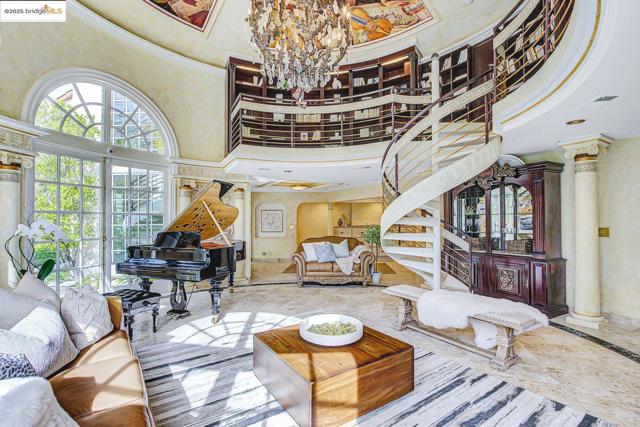4146 Canyon Rd, Lafayette CA: https://media.crmls.org/mediaz/e0a91237-31b0-4dd9-918e-a9658bf75bbb.jpg