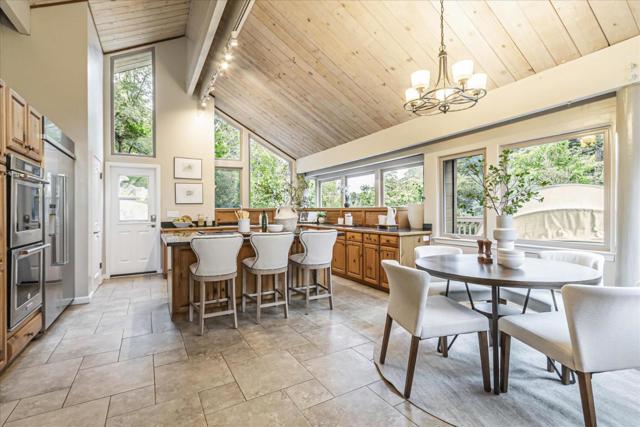 19233 Mountain Way, Los Gatos CA: https://media.crmls.org/mediaz/e0a99258-a058-41c3-987f-4fbbd6e93569.jpg