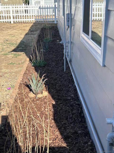 7041 Stanford Avenue, La Mesa CA: https://media.crmls.org/mediaz/e0a9a1bf-03c0-49a9-ac10-126e26bc28bf.jpg