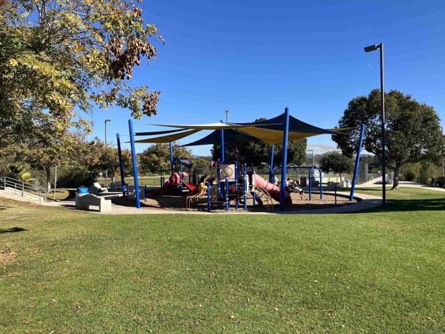 7360 Calle Cristobal, San Diego CA: https://media.crmls.org/mediaz/e0a9eeb4-a596-4107-bc26-83f1cd32f717.jpg