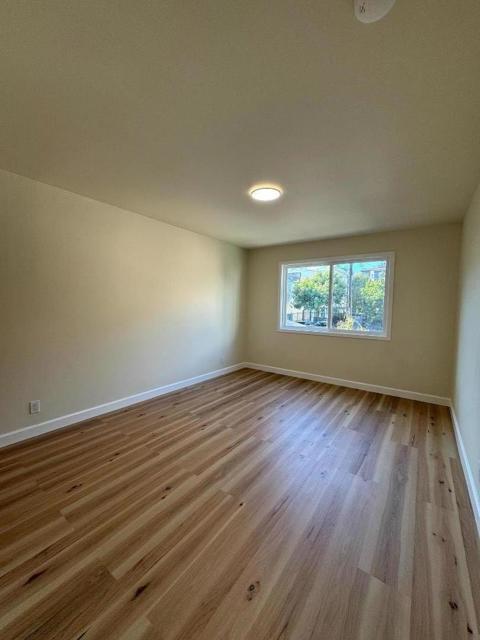370 Bartlett Street, San Francisco CA: https://media.crmls.org/mediaz/e0aa7064-270b-49af-ae1d-2c07b500b10b.jpg